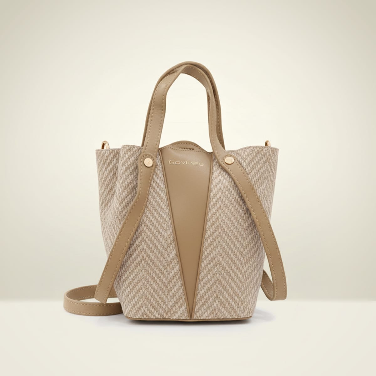 حقيبة يد عصرية - مزيج القش المحبوك والجلد الفاخر